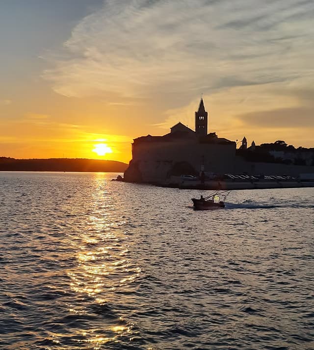 Around the Island tour image