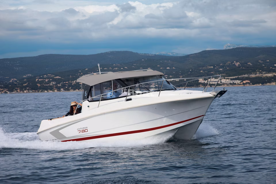 Antares boat — bow view